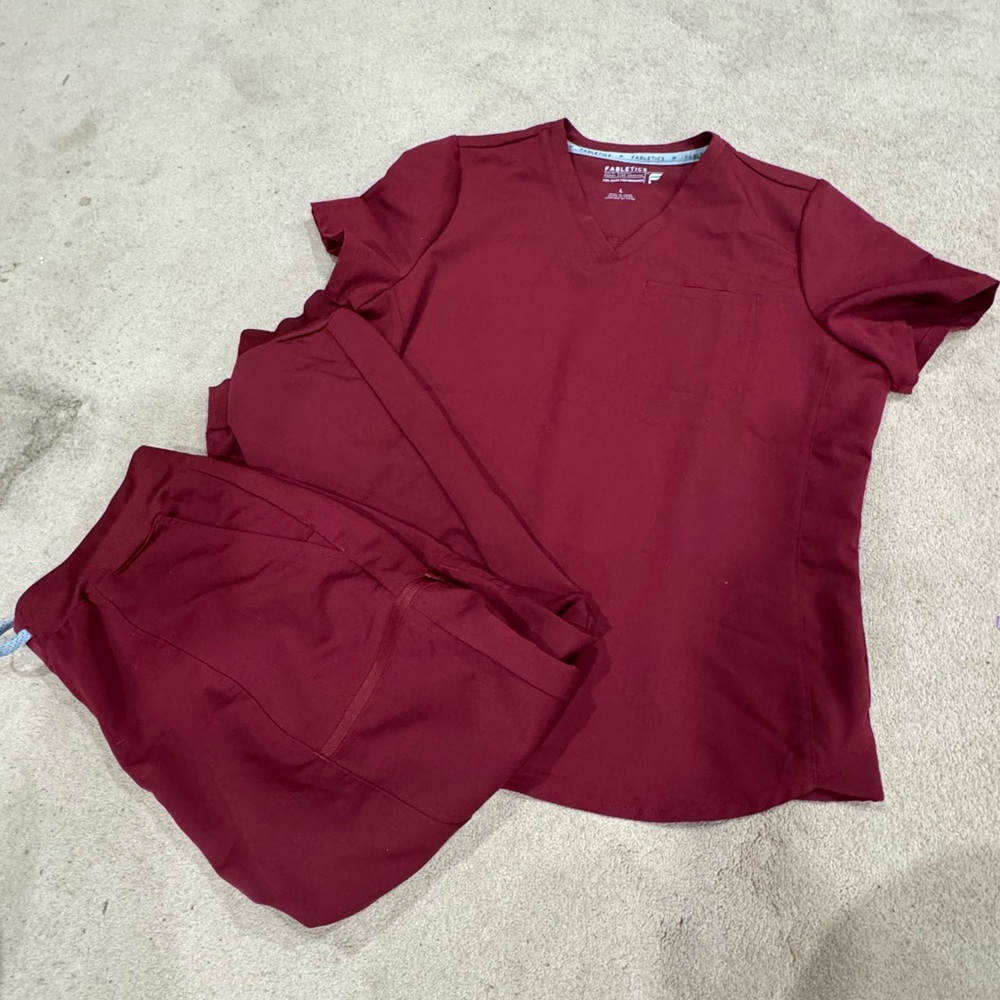 Fabletics | Burgundy  Scrub Bundle size large top Large short jogger